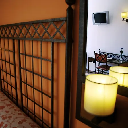 Ele Santabarbara Hotel