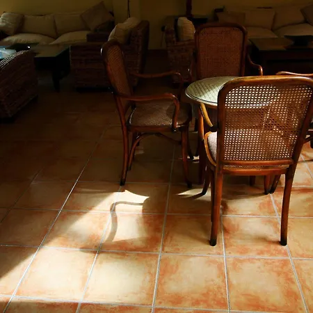Ele Santabarbara Hotel 2*